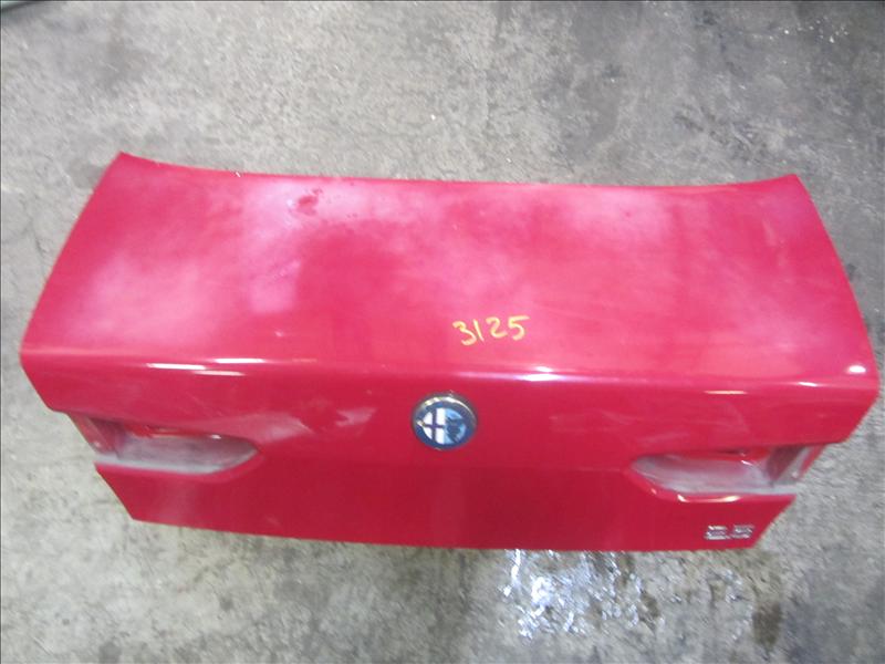 Крышка багажника седан красная для Alfa Romeo 156 1997-2005г 
