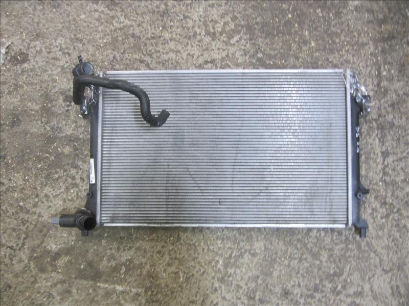 Радиатор основной 2.0 АКПП 1K0121253AC для VW Passat B6 2005-2010г 