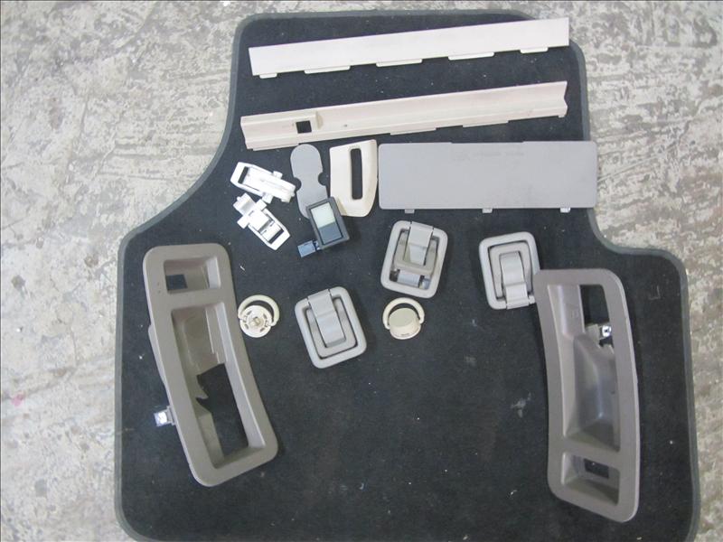 Заглушки, пластик, накладки для Nissan Murano Z50 2002-2008г 